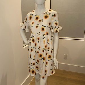 White sunflower dress with ruffle sleeves